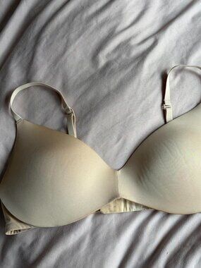Skims Light Beige Bra in Size 36B